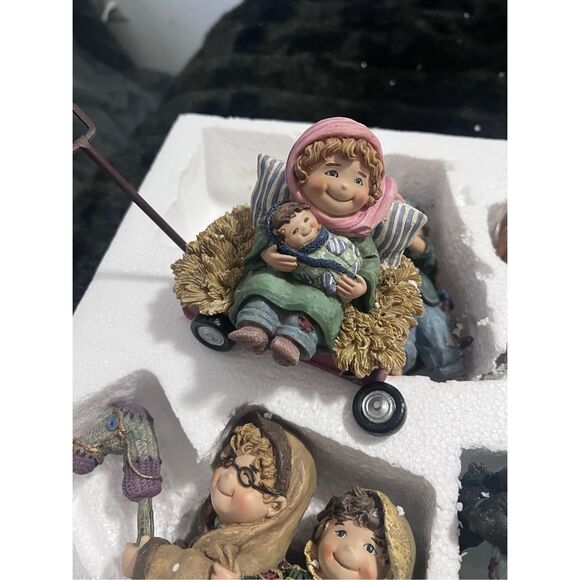 2003 Sandy Tuzinski Button Jar Kids Christmas Pageant